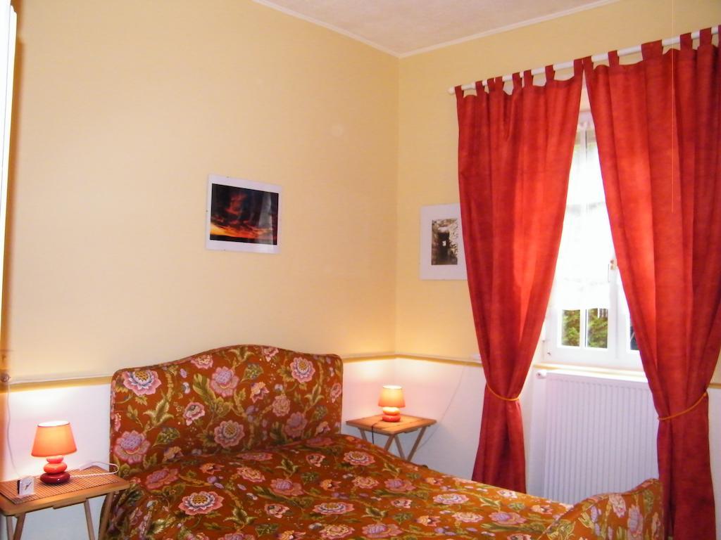 Villa Des Capucins Luxeuil-les-Bains Szoba fotó